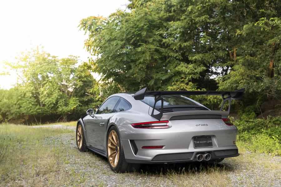  Porsche 911 GT2 RS (991) 2017 года  (NA) (фото 2 из 42)